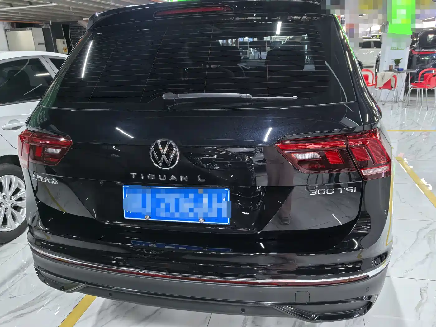 Volkswagen Tiguan L 2024 Outstanding 300TSI Auto 2WD Dragon Soaring Edition фото 5