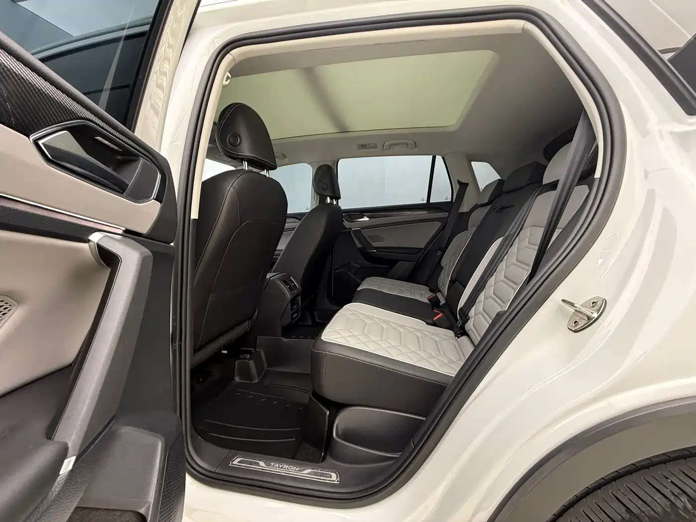 Volkswagen Tayron 2023 280TSI 2WD Luxury Plus Advanced Edition фото 15