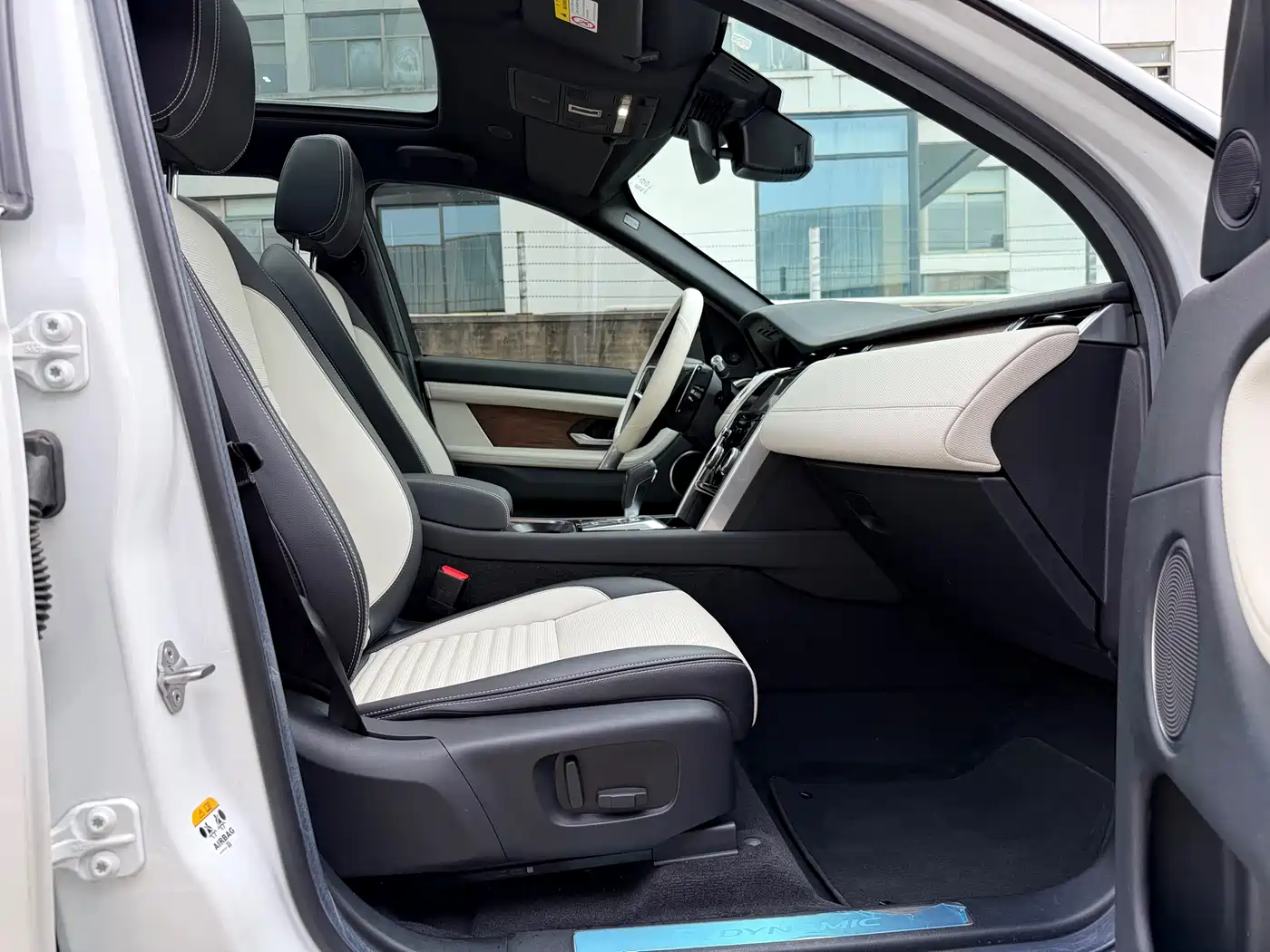 Land Rover Discovery Sport 2022 Model 249PS R-Dynamic S Performance Edition 5-Seater фото 16