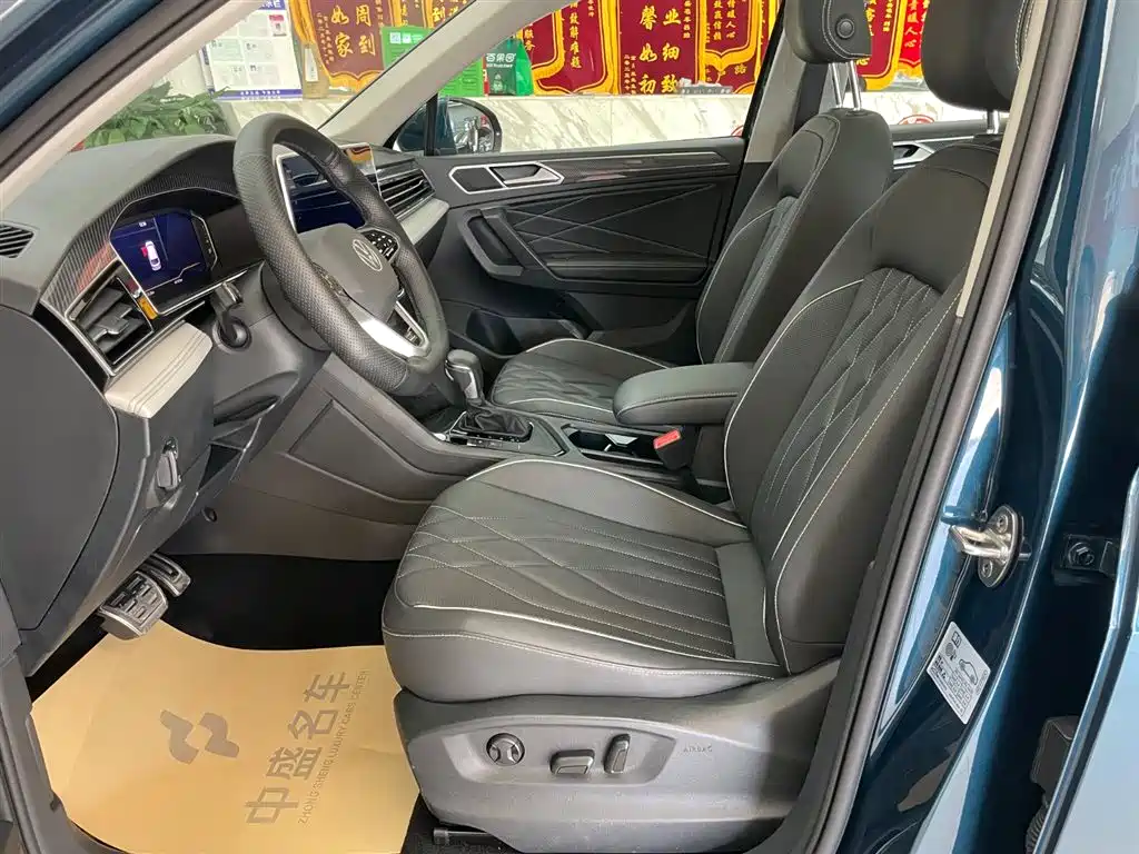 Volkswagen Tiguan L 2022 330TSI Auto 2WD R-Line Premium Edition фото 11