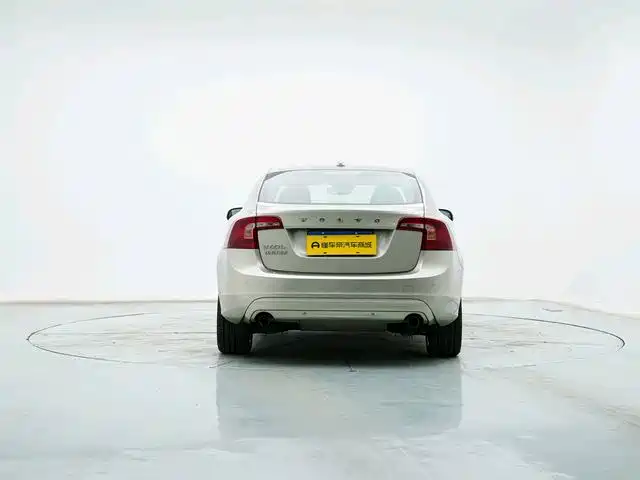 Фото 6 - Volvo S60