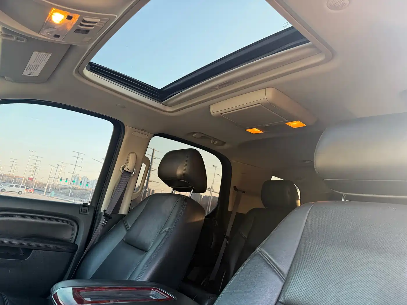 Cadillac Escalade 2010 6.0 Hybrid фото 18