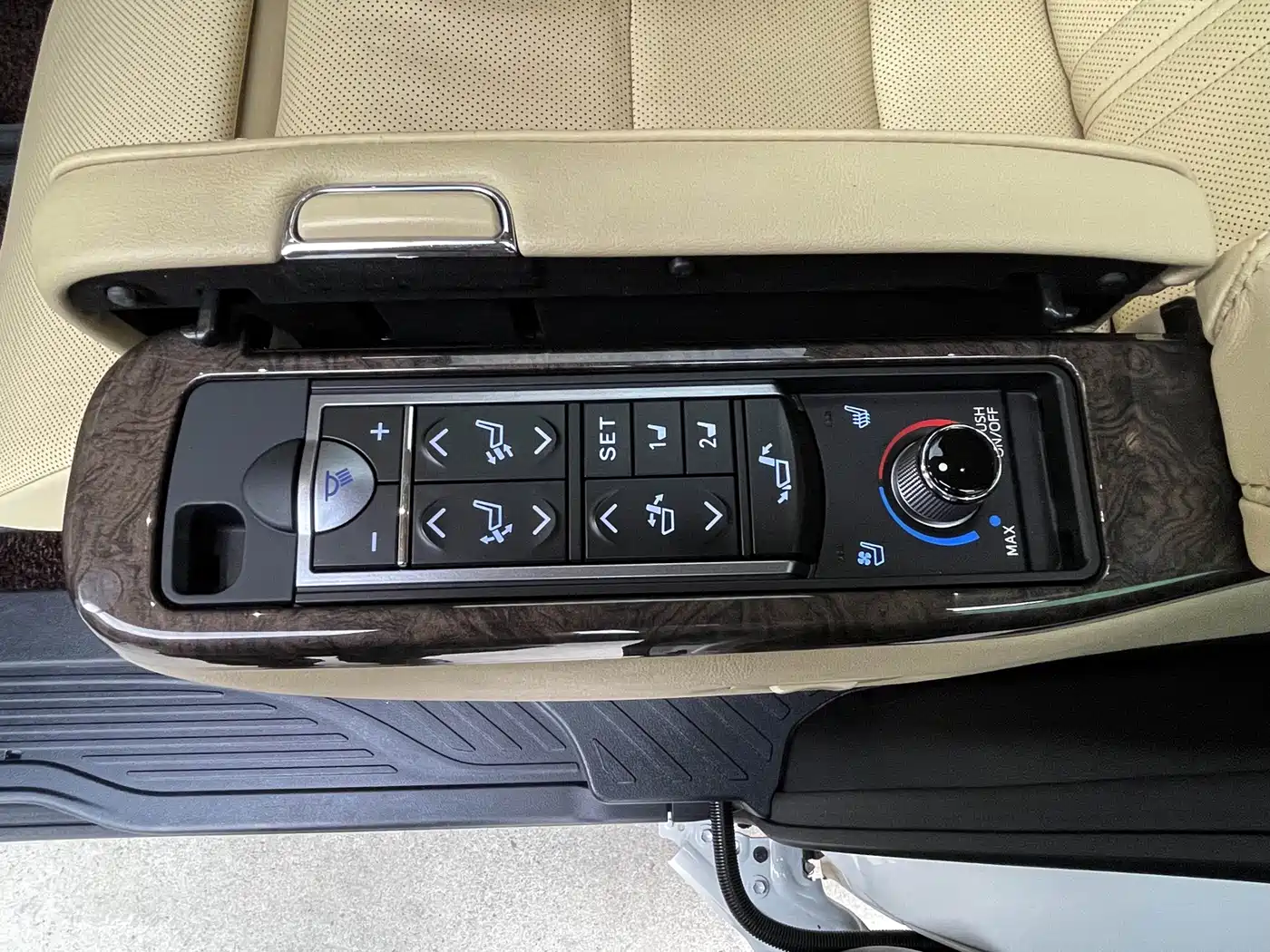 Toyota Vellfire 2022 2021 Crown Hybrid 2.5L HV Supreme Edition
