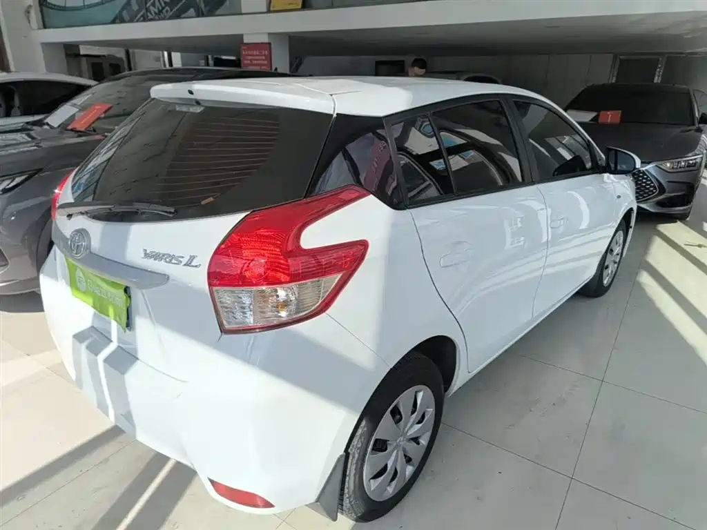 Toyota YARiS L Zhi Xuan 2015 1.5E Auto Charming Edition фото 7