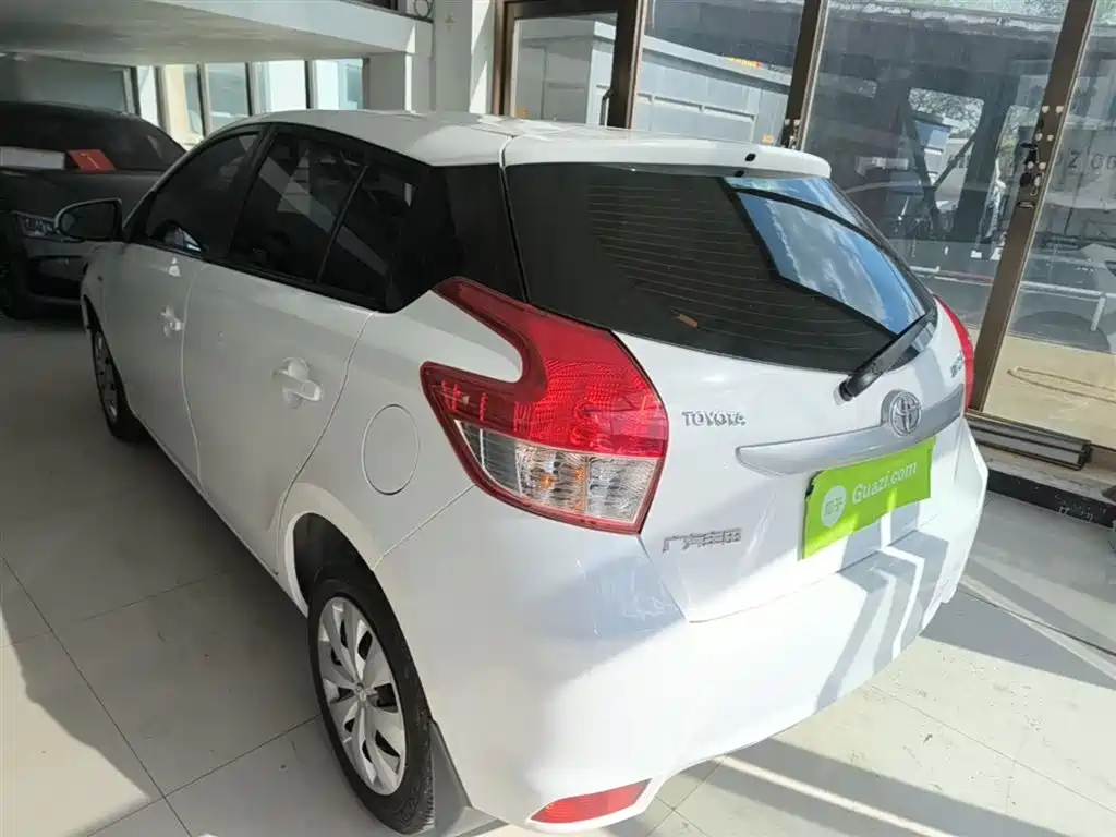 Toyota YARiS L Zhi Xuan 2015 1.5E Auto Charming Edition фото 5