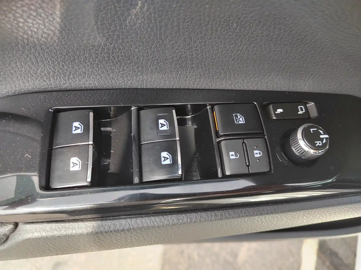 Toyota Camry 2019 2.0G Luxury (China V) фото 17