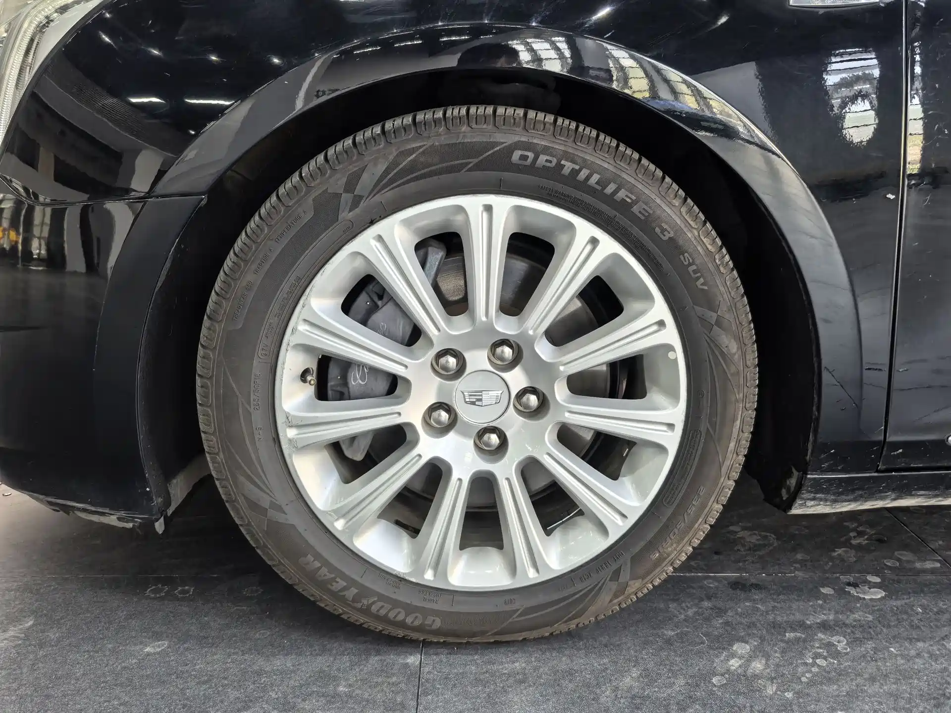 Photo 4 - Cadillac XTS