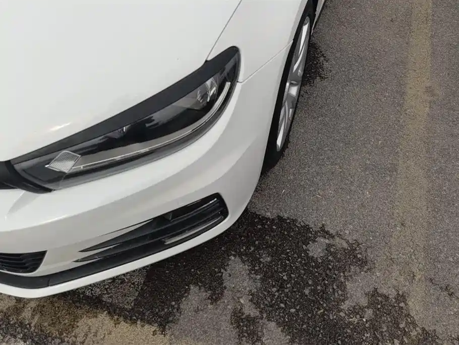 Volkswagen Scirocco 2015 1.4TSI Trend Edition фото 5