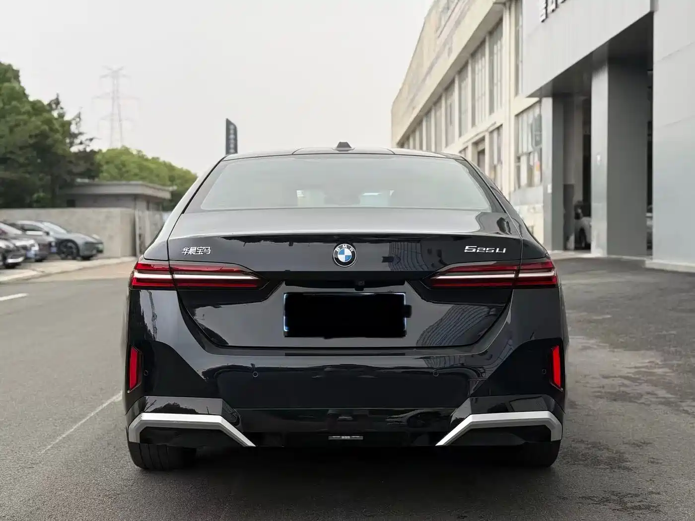 BMW 5 Series 2024 525Li M Sport Package фото 8