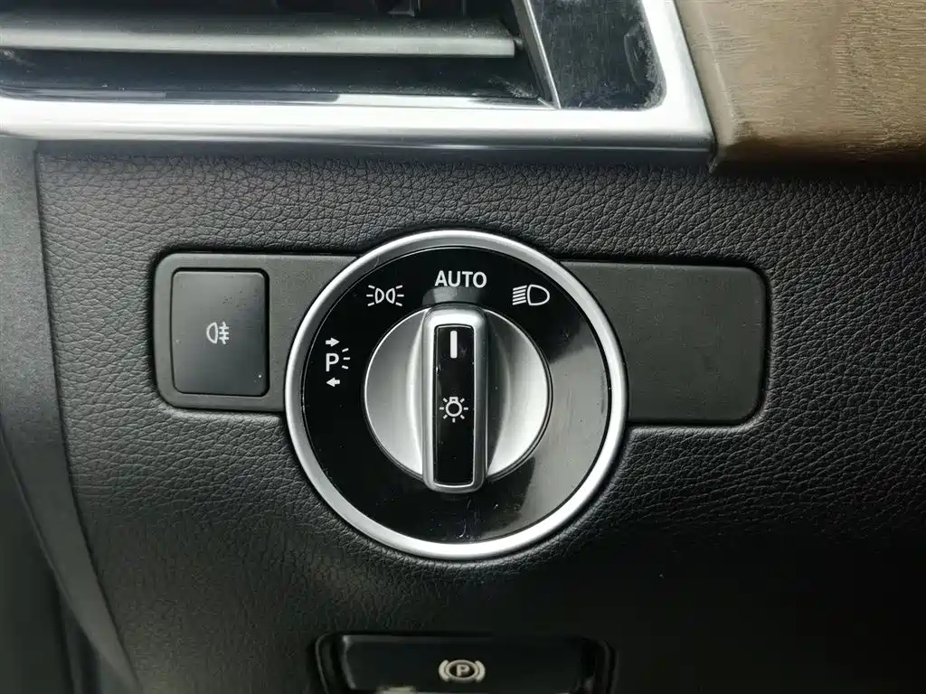 Mercedes-Benz GLE 2016 GLE 400 4MATIC фото 21