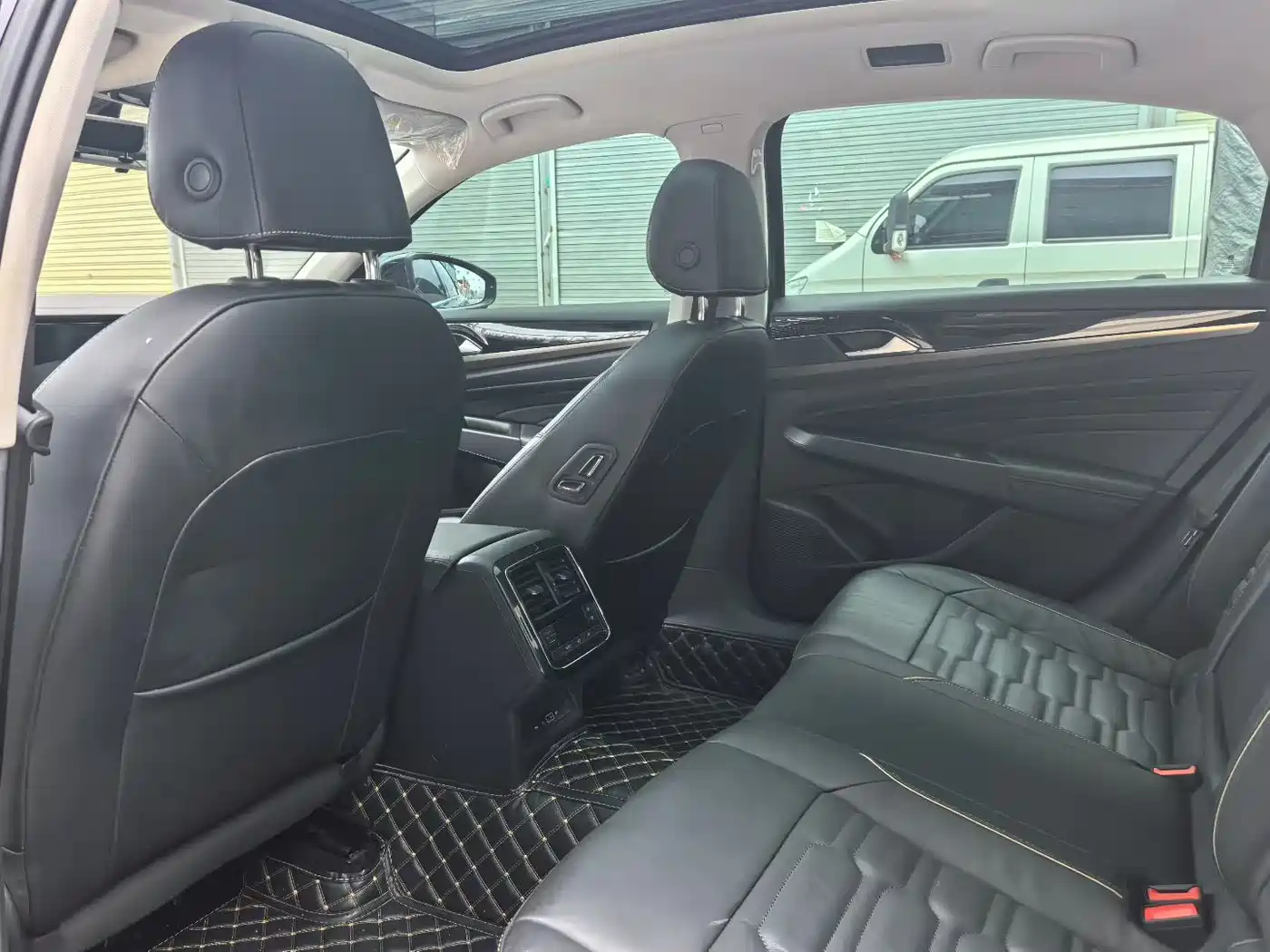 Volkswagen Passat 2020 330TSI Elite Edition China VI фото 9