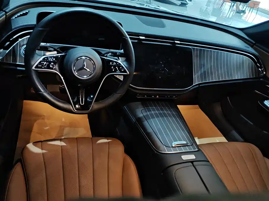 Mercedes-Benz E-Class 2024 E 300 L Fashion фото 11