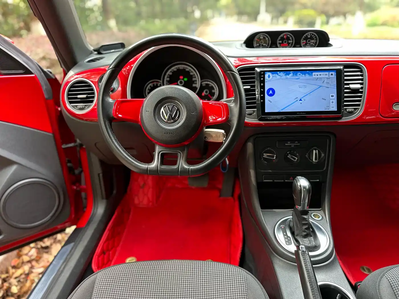 Volkswagen Beetle 2013 1.4TSI Fashion Edition фото 13