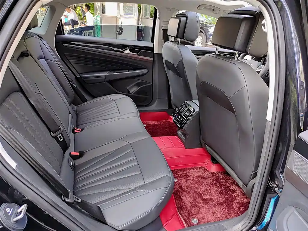 Volkswagen Passat 2025 Outstanding 380TSI Starlight Dragon Soaring Edition фото 11
