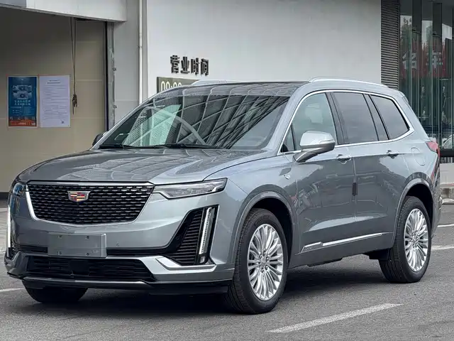 CADILLAC XT6