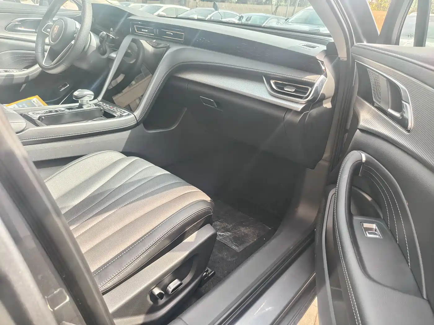 Hongqi H5 2024 1.5T DCT Smart Connect Flag Rhythm Edition фото 4