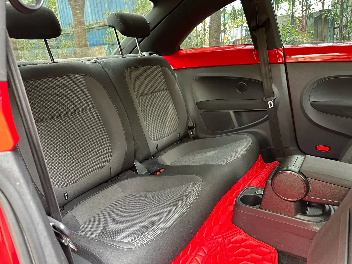 Volkswagen Beetle 2013 1.4TSI Fashion Edition фото 11