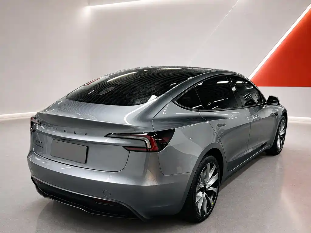 Tesla Model 3 2026 2025 Model Year Facelift Rear-Wheel Drive