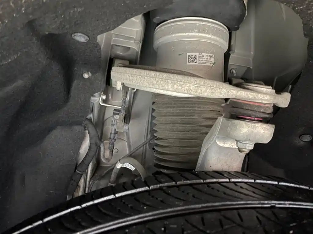 Land Rover Range Rover 2024 3.0 L6 400PS Genesis Extended фото 29
