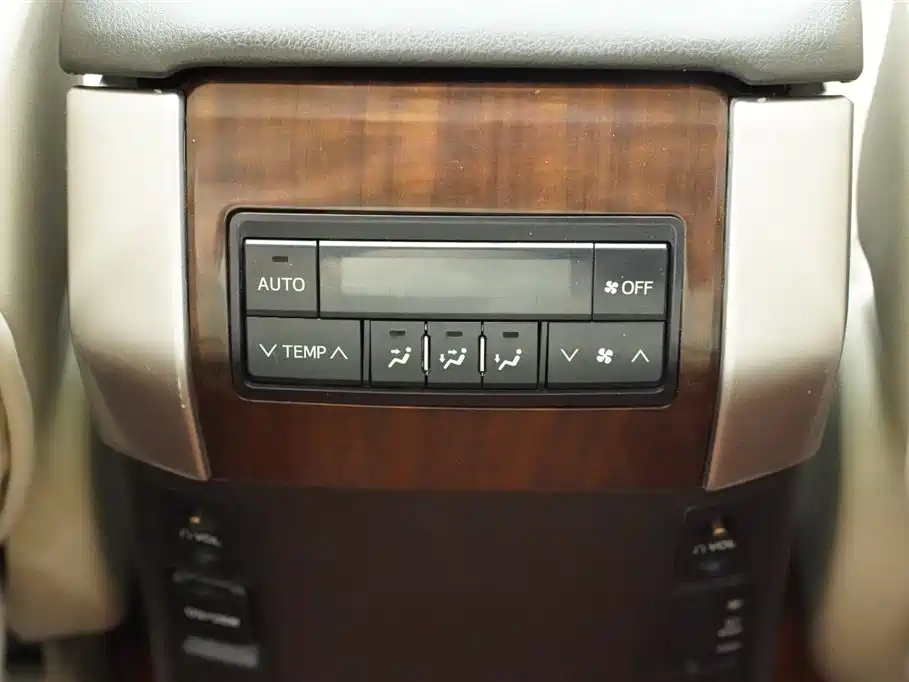 Toyota Prado 2010 4.0L Automatic VX NAVI фото 22