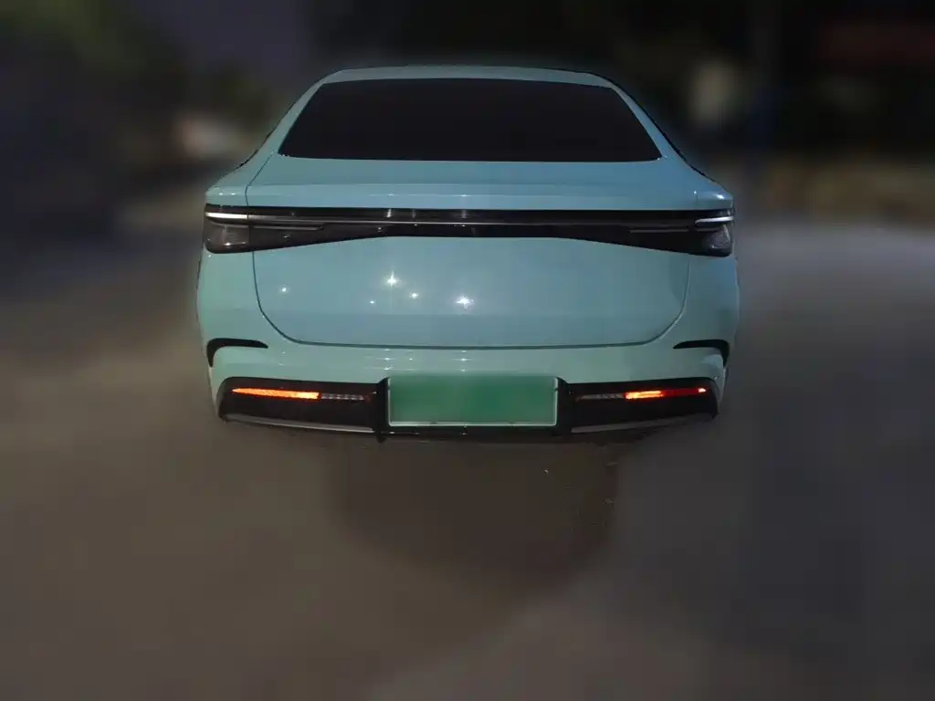 BYD Seal 2024 2024 Glory Edition DM-i 1.5L 121km Luxury