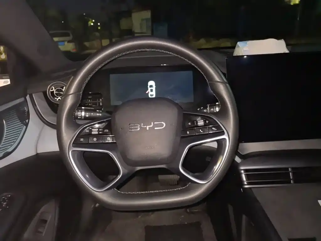 BYD Seal 2024 2024 Glory Edition DM-i 1.5L 121km Luxury