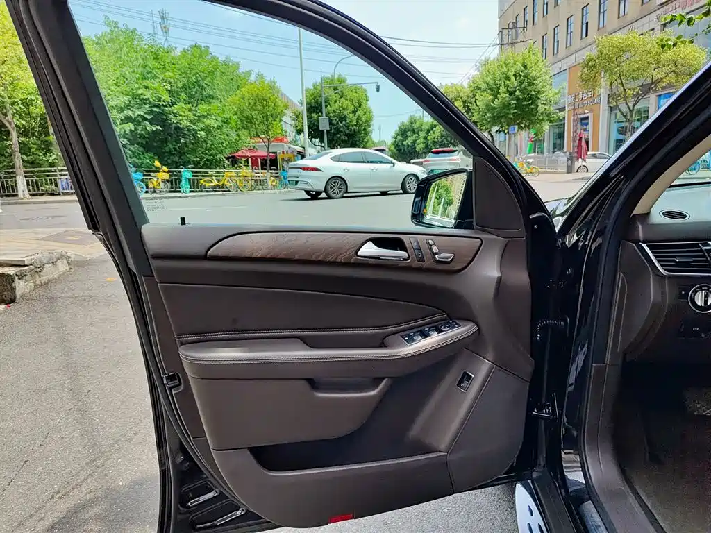 Mercedes-Benz GLE 2015 GLE 400 4MATIC фото 6