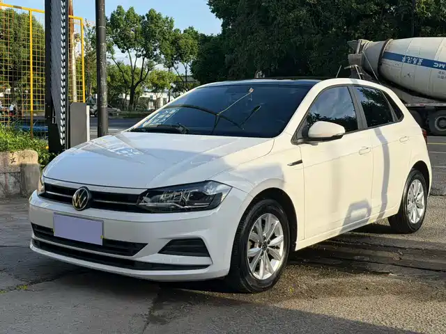 Volkswagen Polo Plus 1.5L, Автомат, Техно