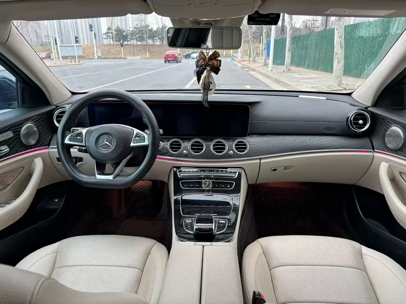 Mercedes-Benz E-Class 2017 E 300 L Luxury фото 5