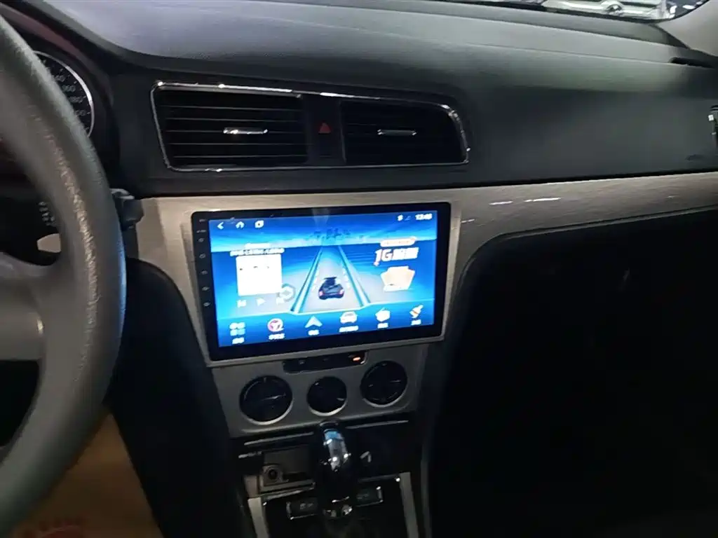 Volkswagen Lavida Tour 2013 1.6L Automatic Comfort фото 13