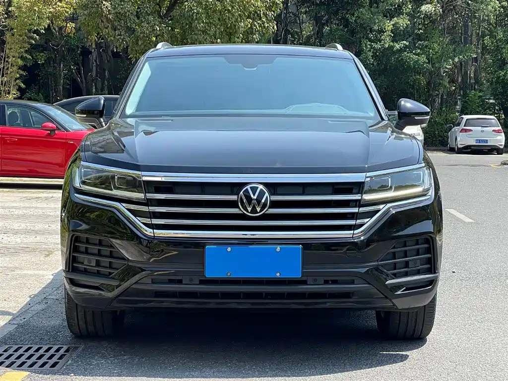 VOLKSWAGEN TOUAREG