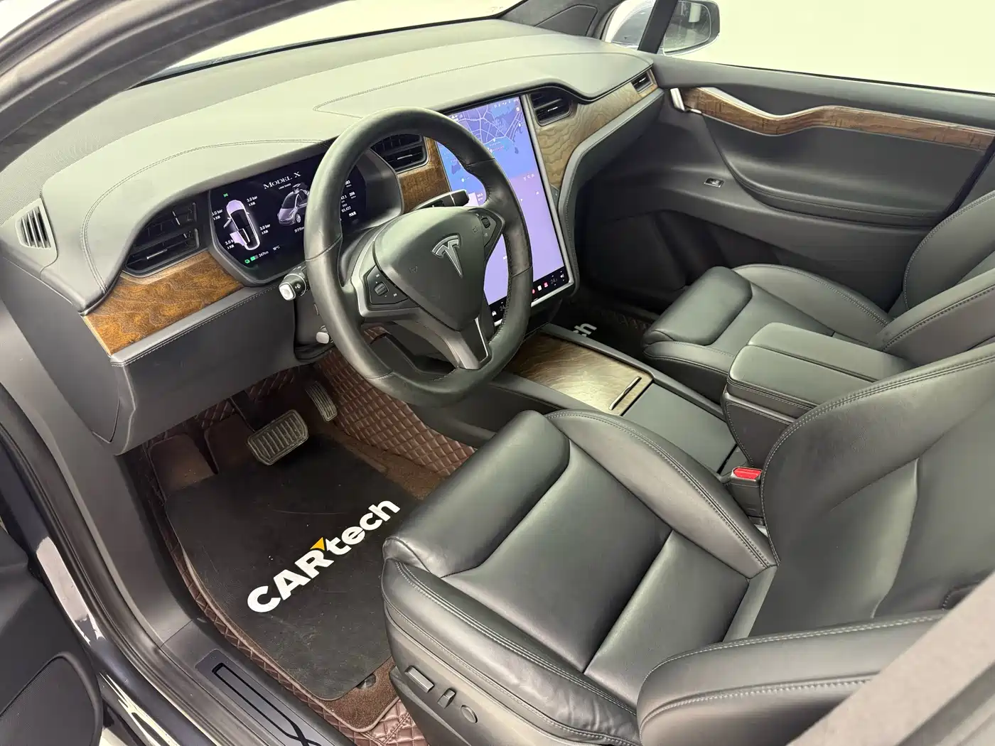 TESLA MODEL X