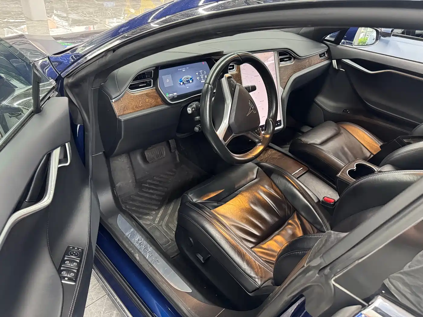 TESLA MODEL S
