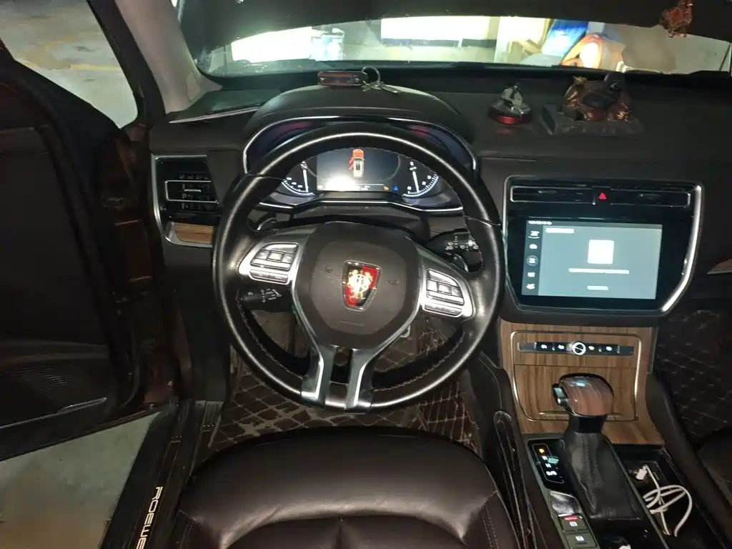 Фото 3 - Roewe RX8