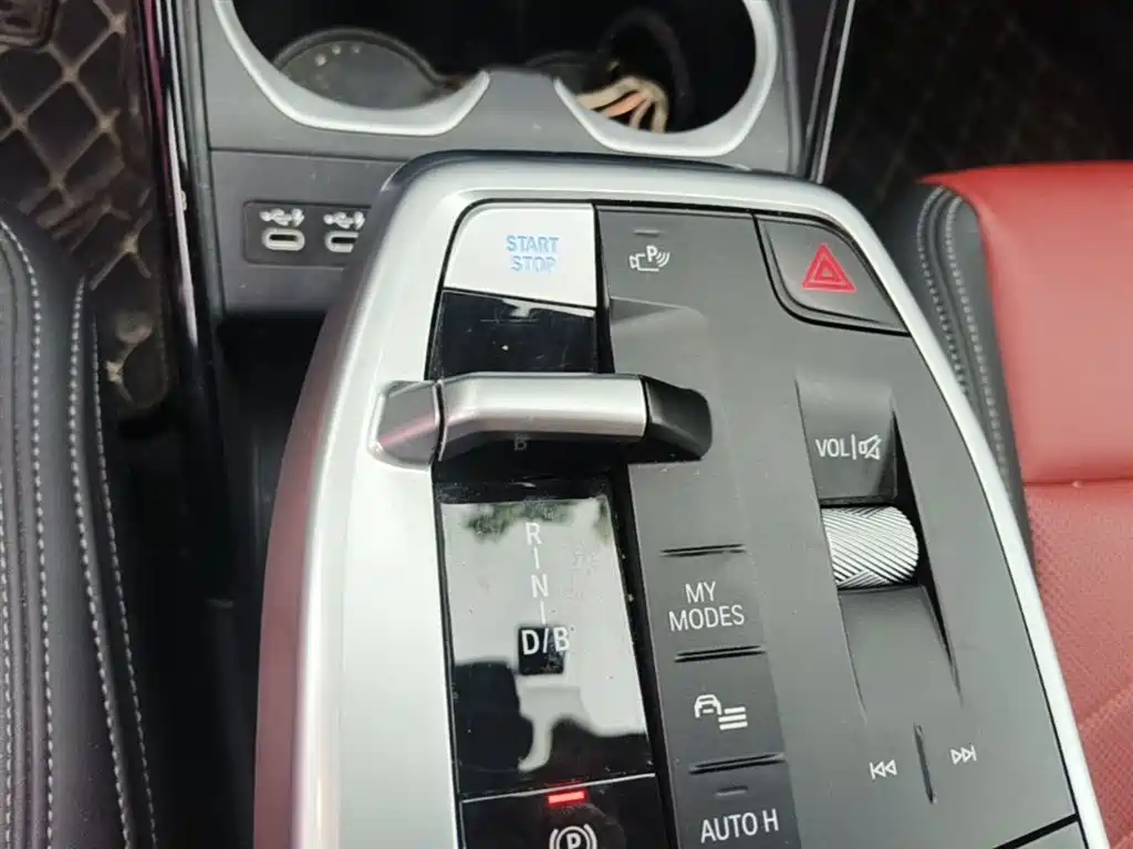 BMW iX1 2023 eDrive25L X Design Package фото 9