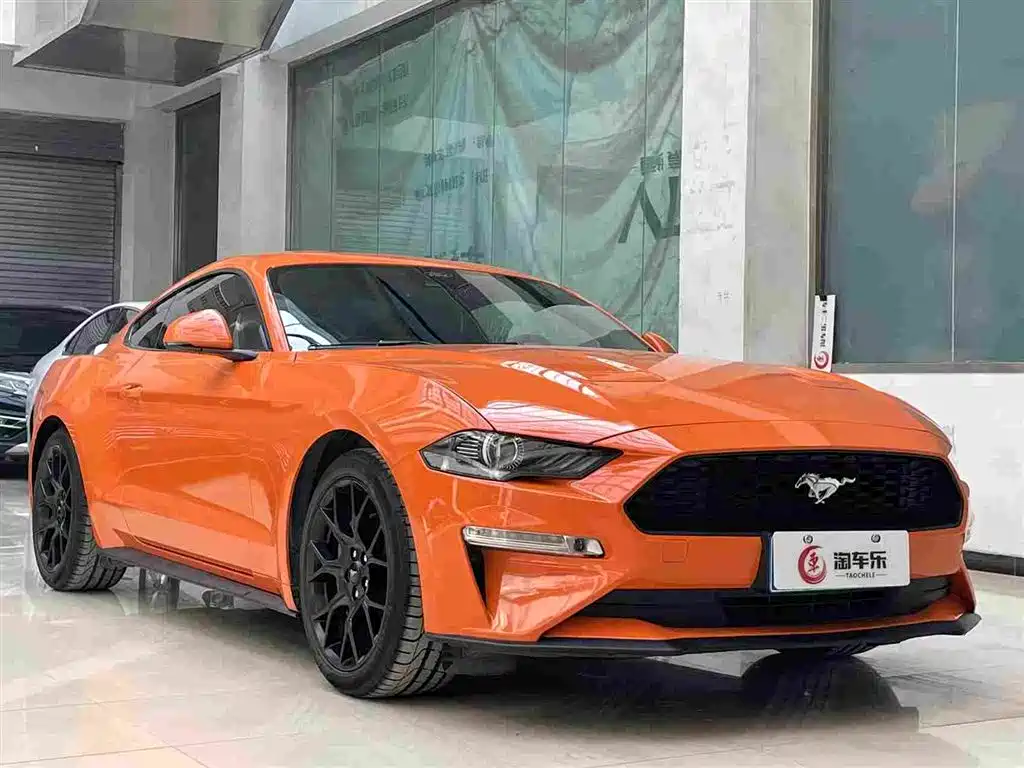 FORD MUSTANG