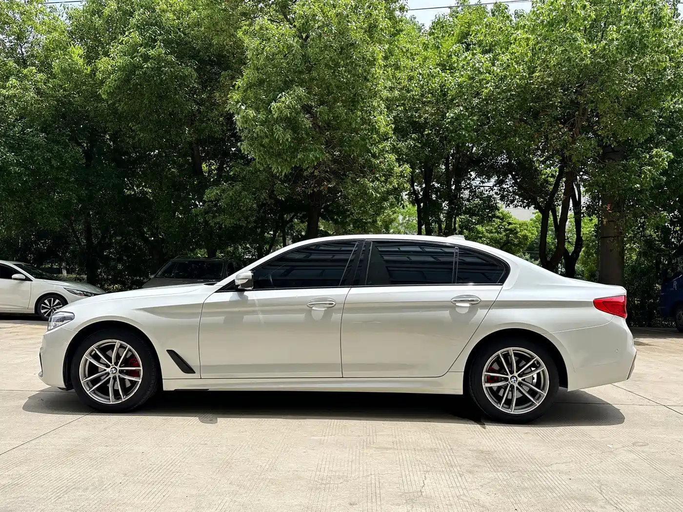 BMW 5 Series 2018 525Li M Sport Package фото 11