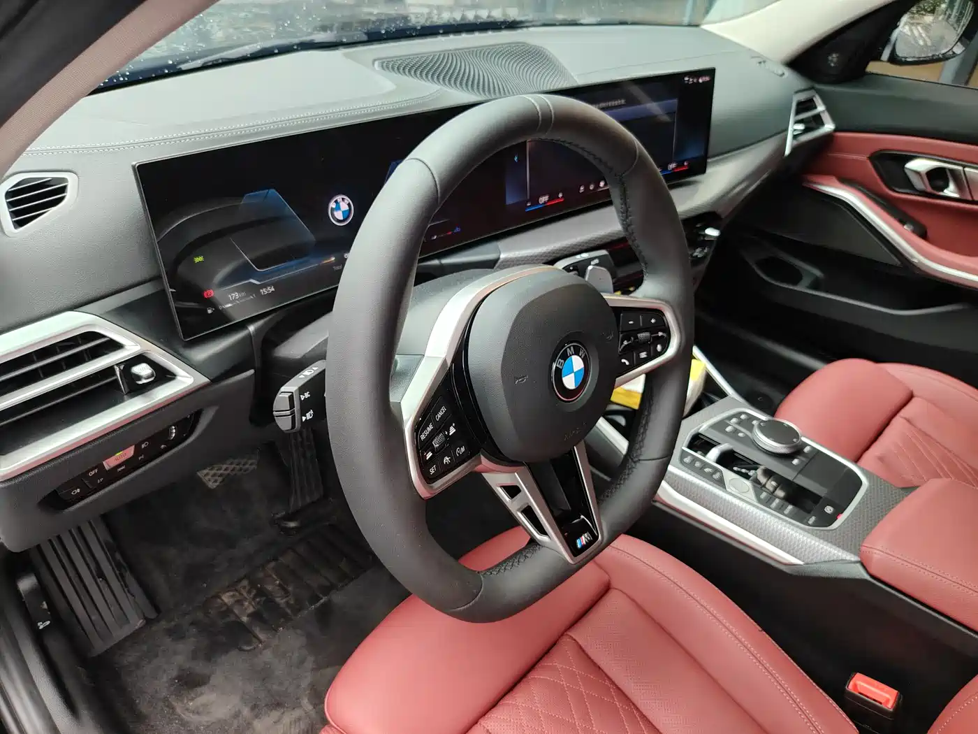 BMW 3 Series 2025 330Li M Sport Night Edition фото 8
