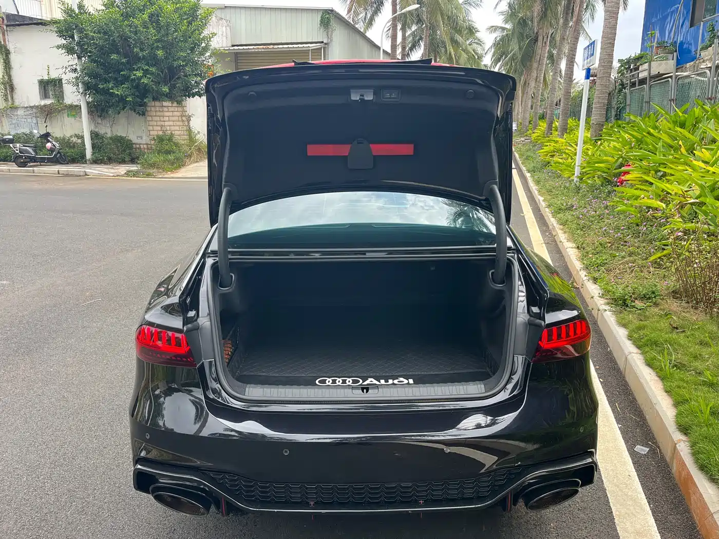 Audi A7L 2024 45 TFSI quattro Black Warrior Edition фото 22