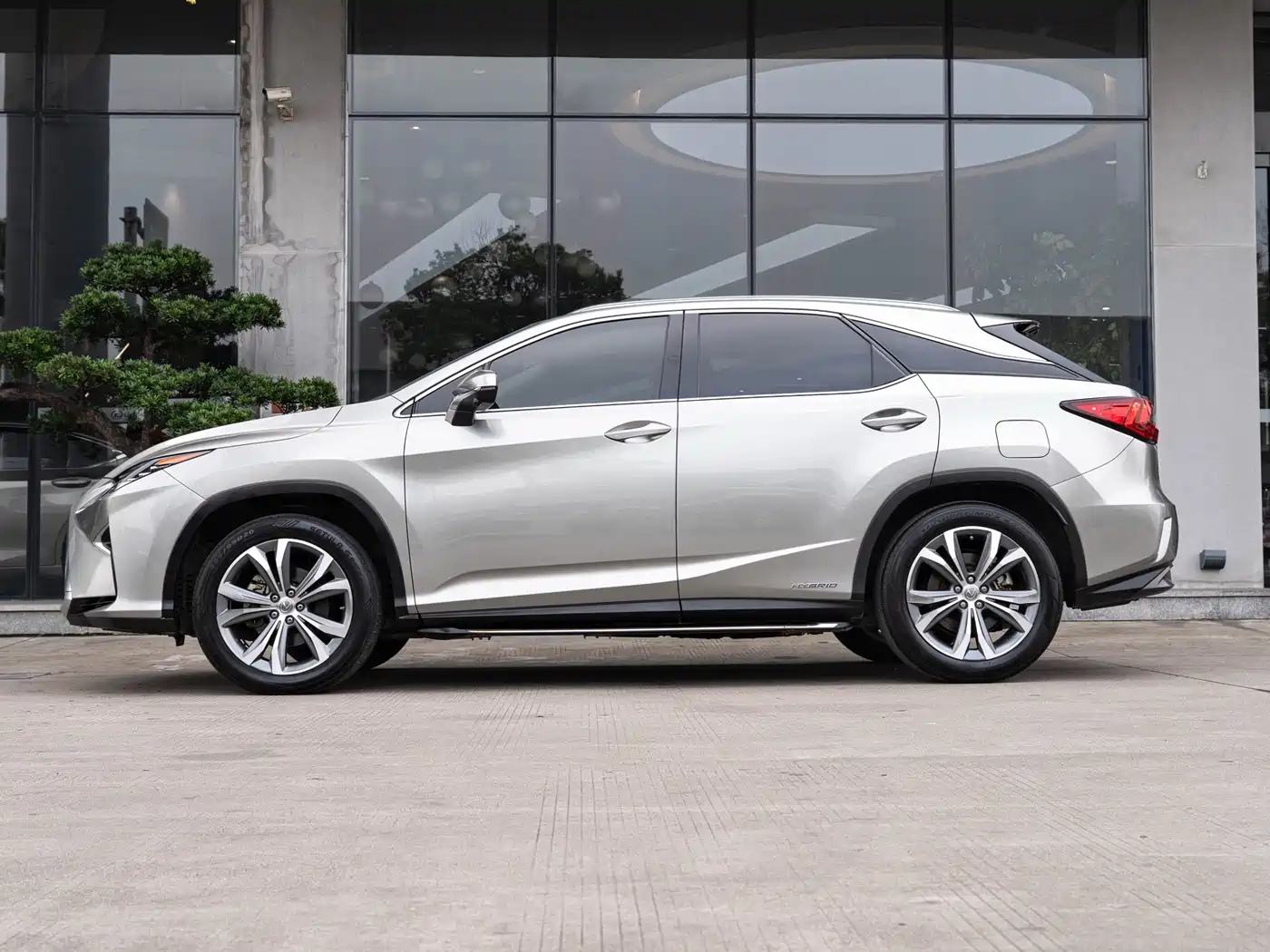Lexus RX 2016 450h 4WD Elegance Edition фото 4