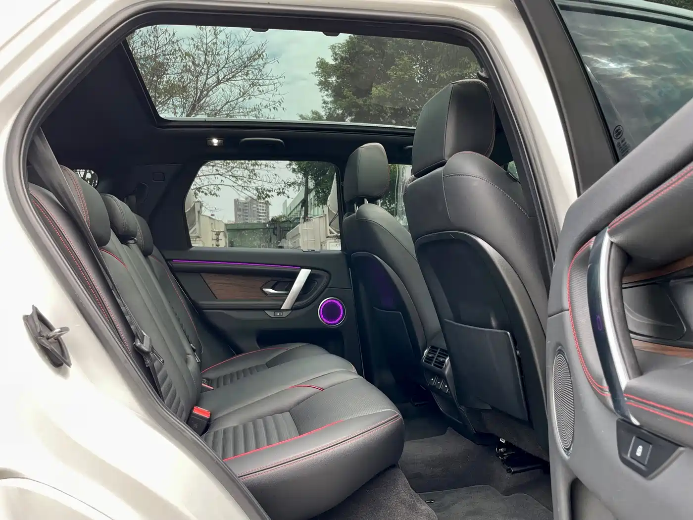 LAND ROVER DISCOVER SPORTS