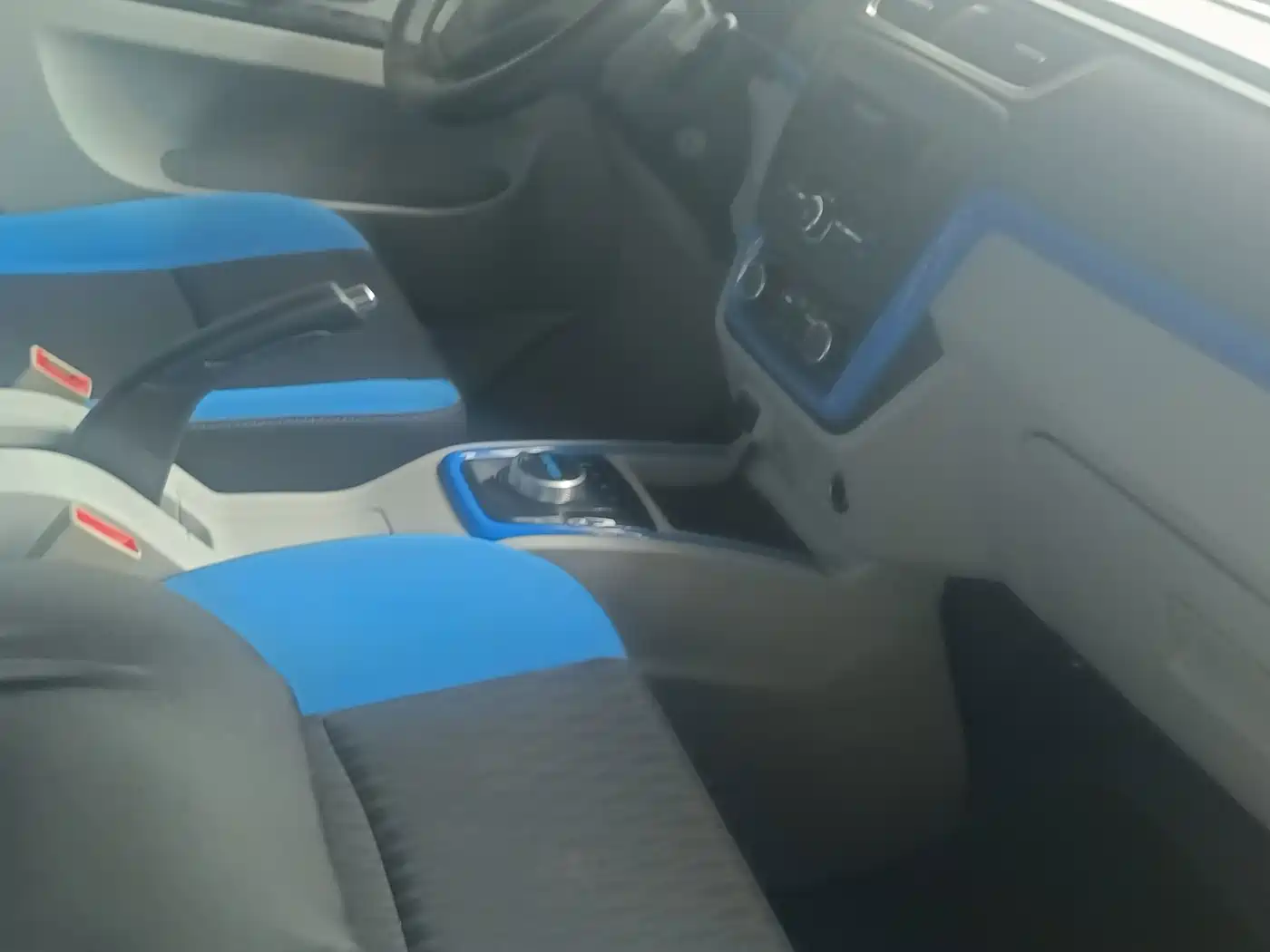 SRM Xinyuan Good Luck 2026 2025 Standard Model CATL 38.64kWh 270KM 6-Seater
