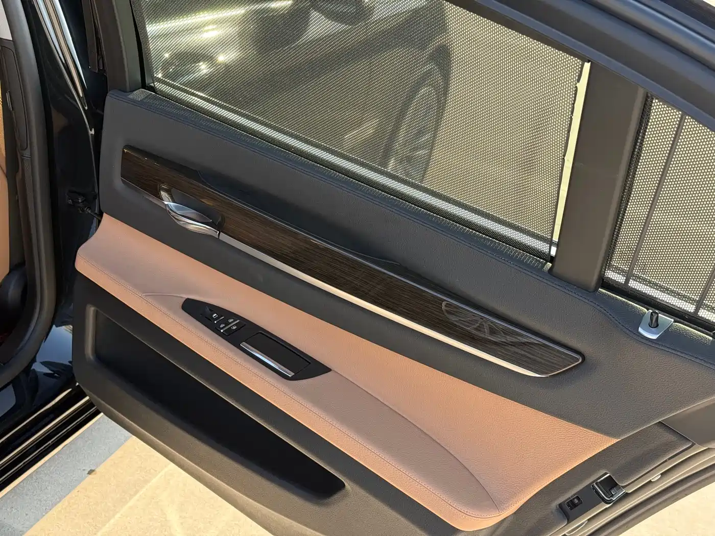BMW 7 Series 2014 730Li Premium фото 35