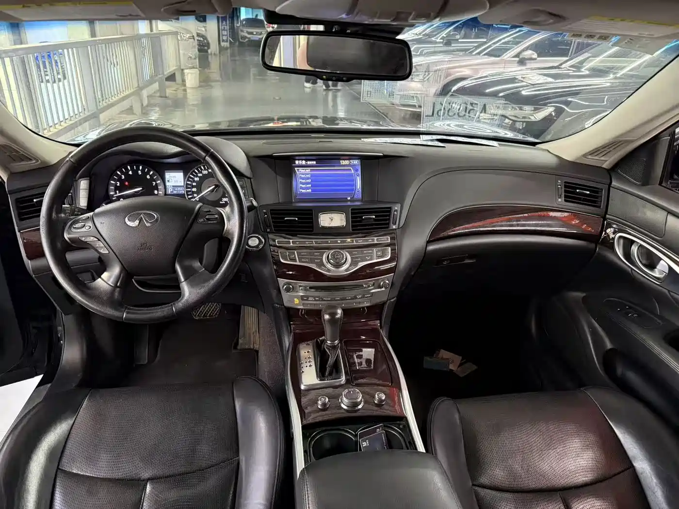 Фото 6 - Infiniti Q70