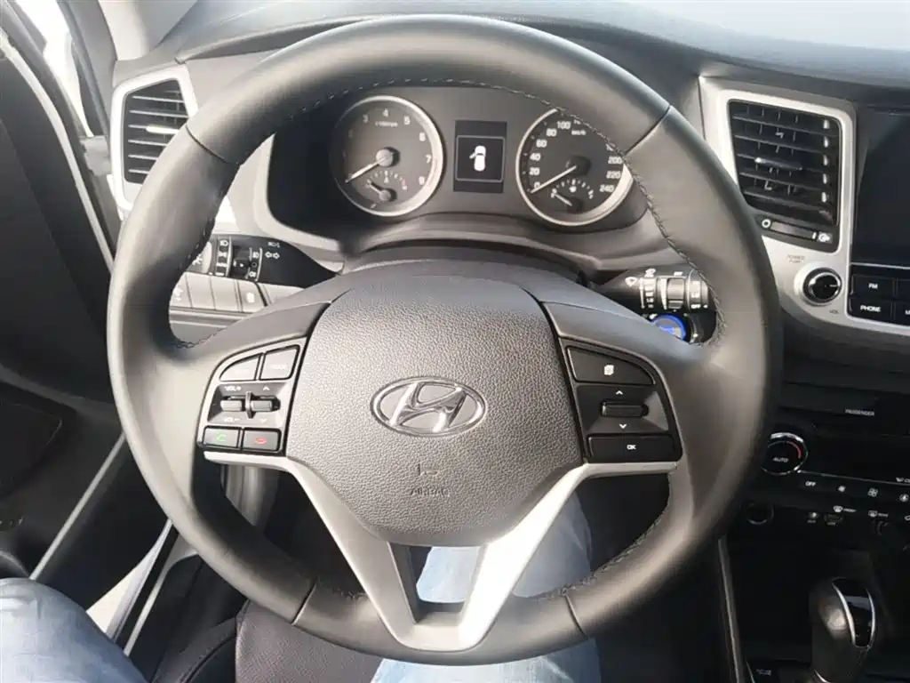 Hyundai Tucson 2015 1.6T Dual Clutch 2WD Smart фото 11