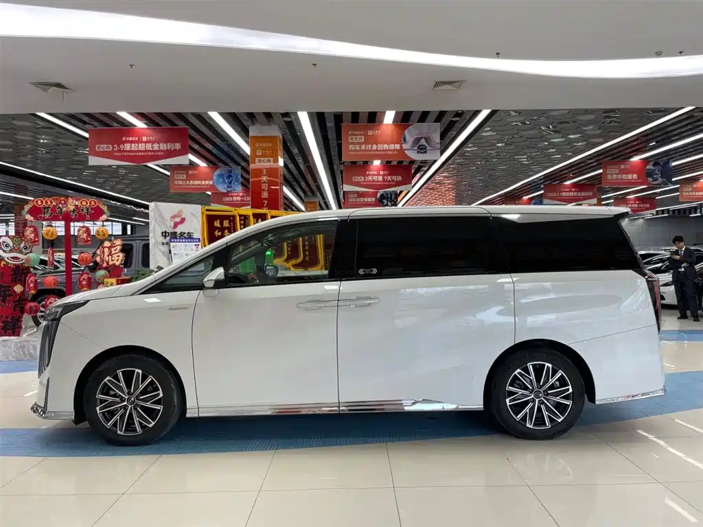 GAC Trumpchi Trumpchi M8 2024 Master Series 400T Ultimate Edition фото 4