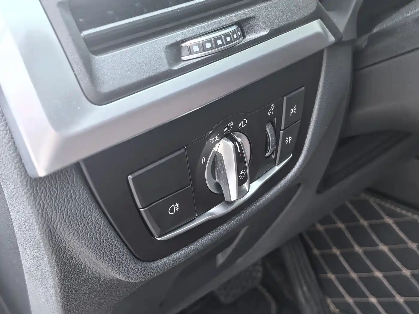 BMW X3 2022 xDrive30i Leading M Night Package фото 10