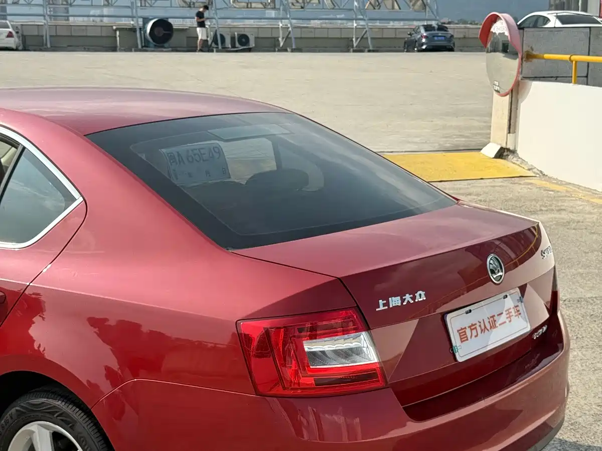 Škoda Octavia 2015 1.6L Automatic逸杰版 фото 4