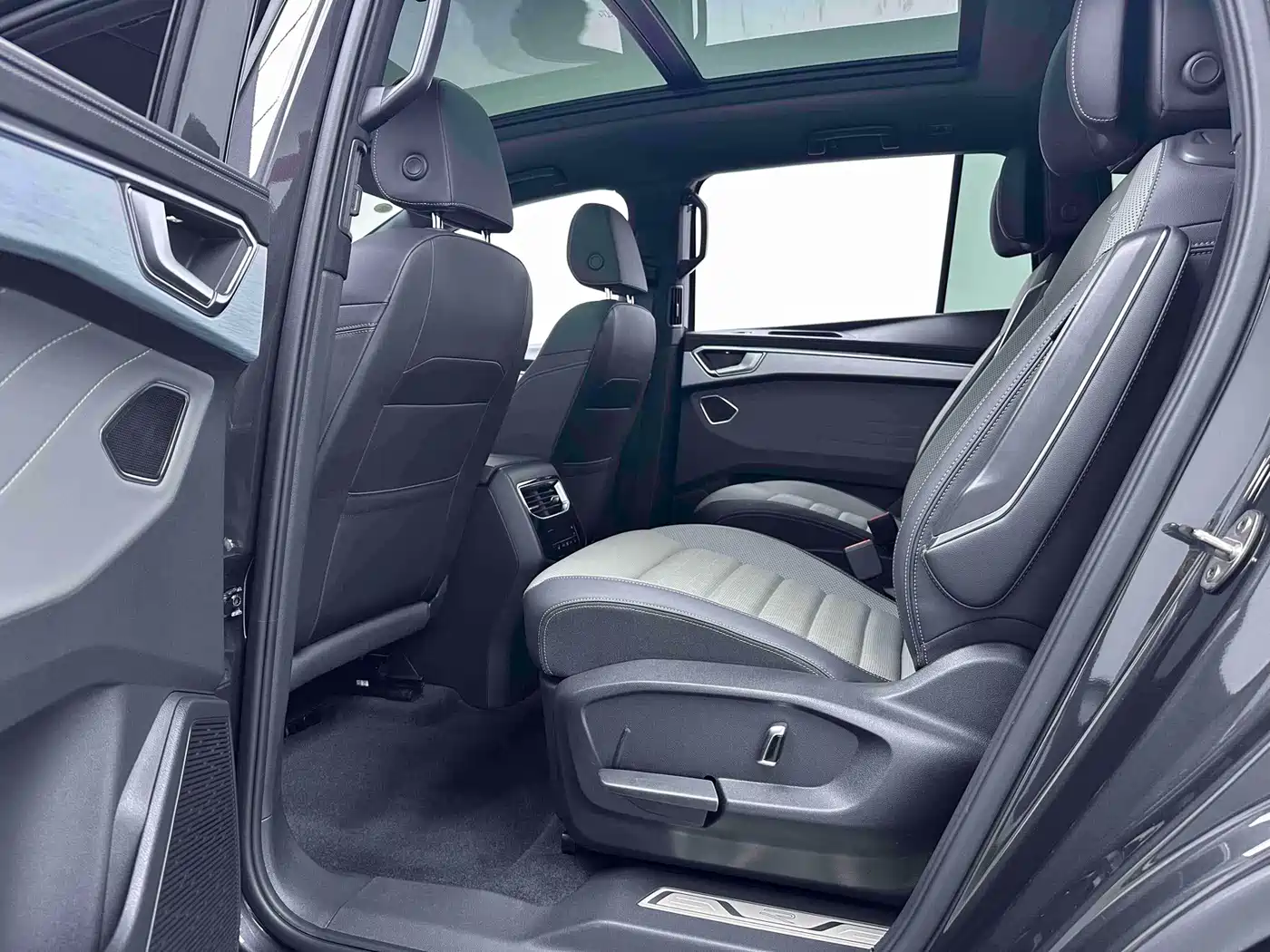 Фото 6 - Volkswagen Talagon