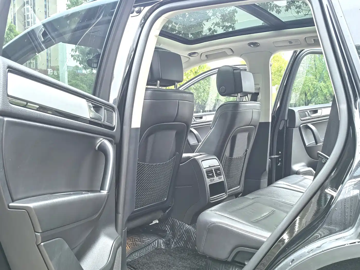 Volkswagen Touareg 2017 3.0TSI Explorer Edition фото 4